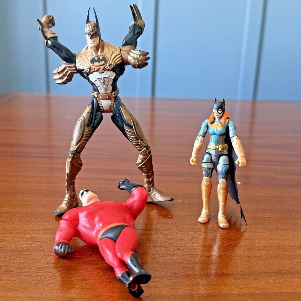 Dc Comics Batgirl Gotham City Guardians Action Figure 4" Cape Target Exclusive‎